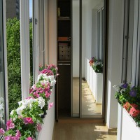 Зеркальный шкаф-купе на балкон