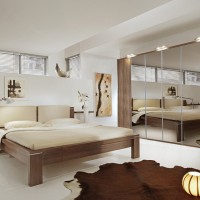 Распашной шкаф в спальню с зеркалами и с подсветкой